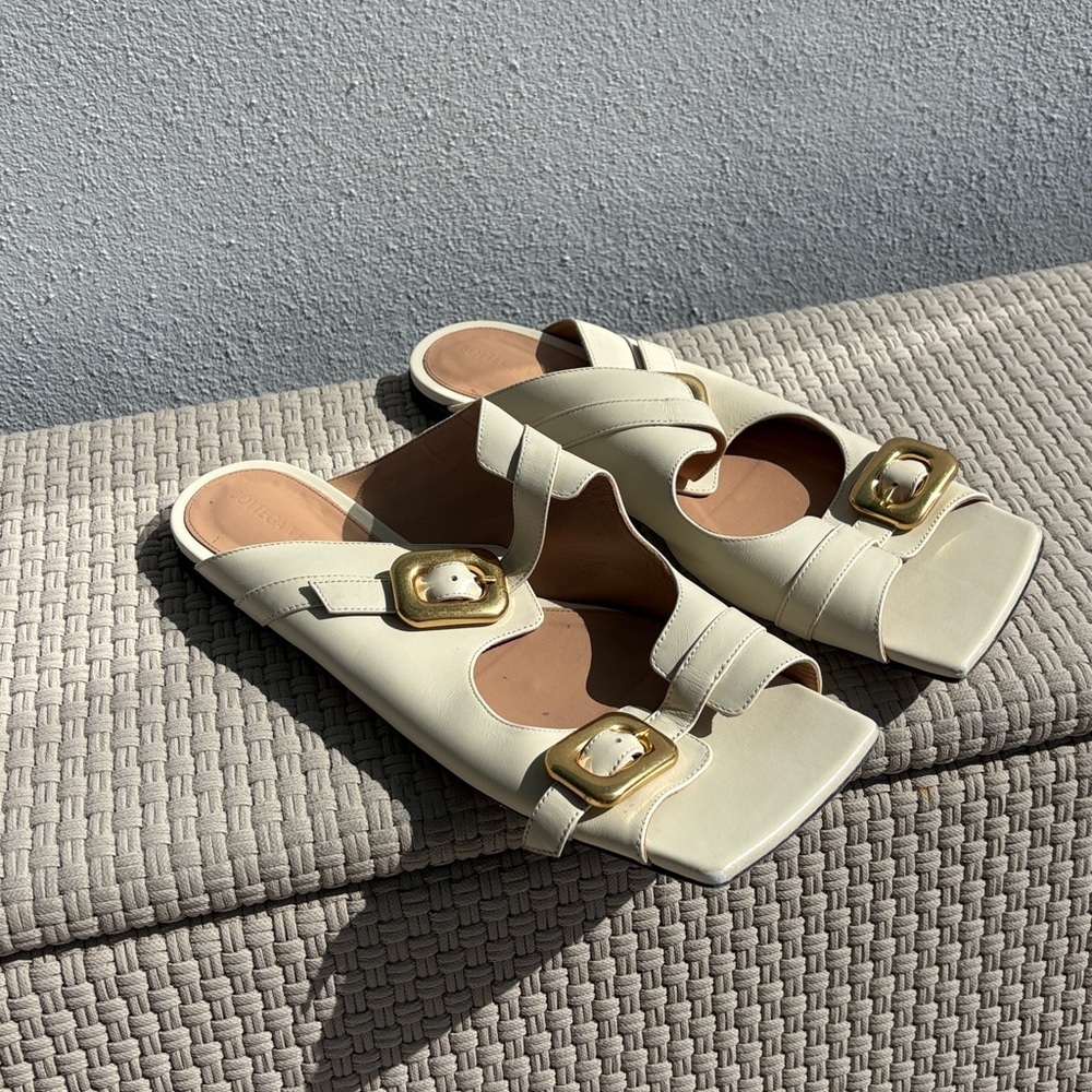 Bottega Veneta Cream Mules with Gold Buckles - Picture 4 of 9